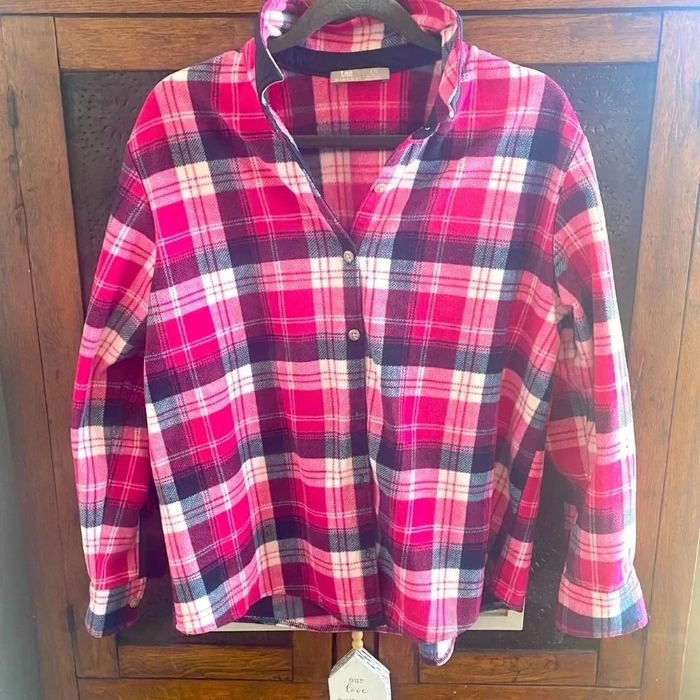 Lee Riders Women’s Button-Down - Picture 1 of 3
